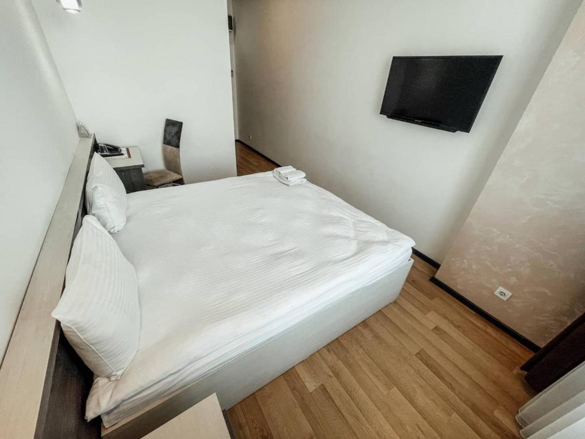 Astra Hotel Алмати Екстер'єр фото