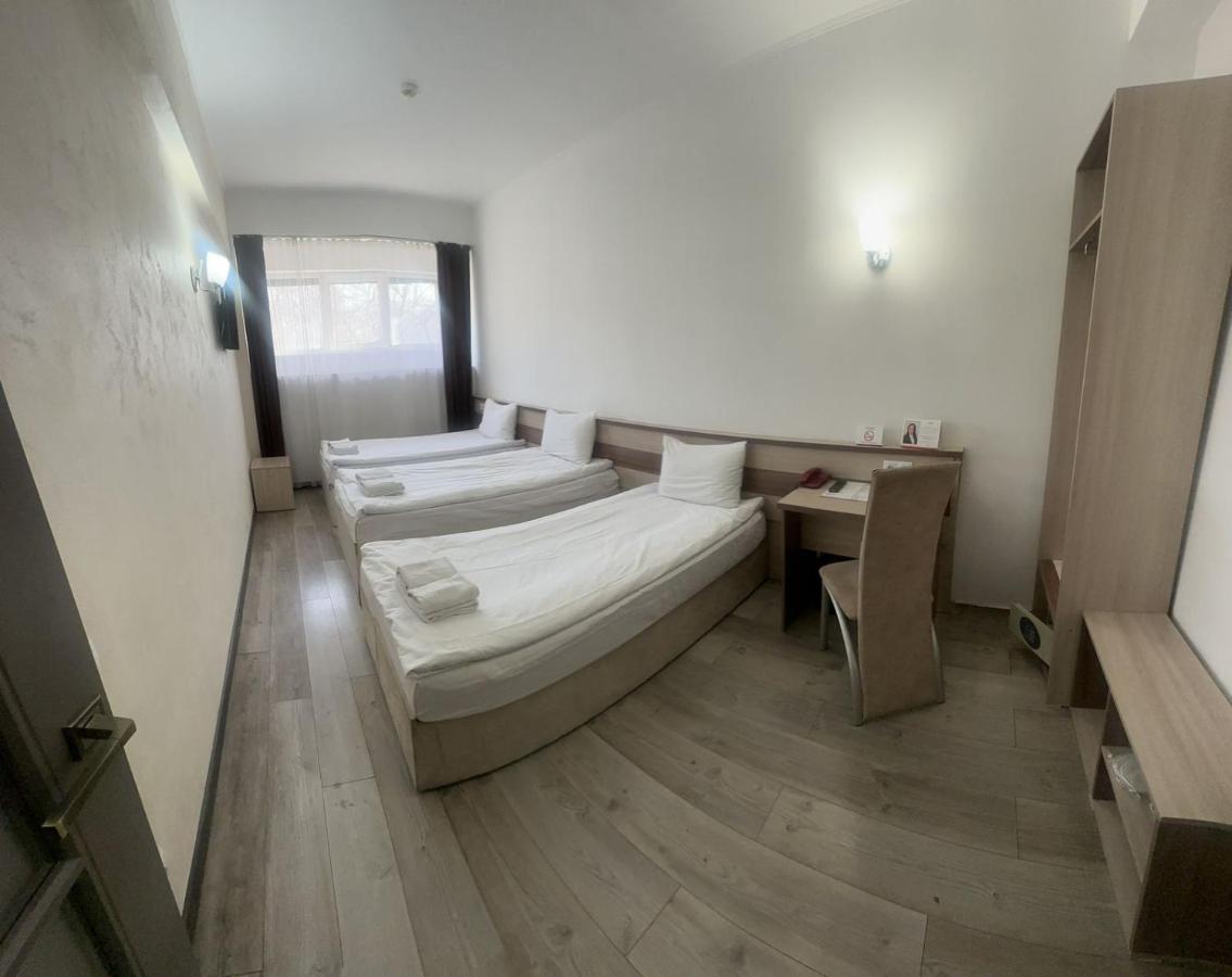 Astra Hotel Алмати Екстер'єр фото