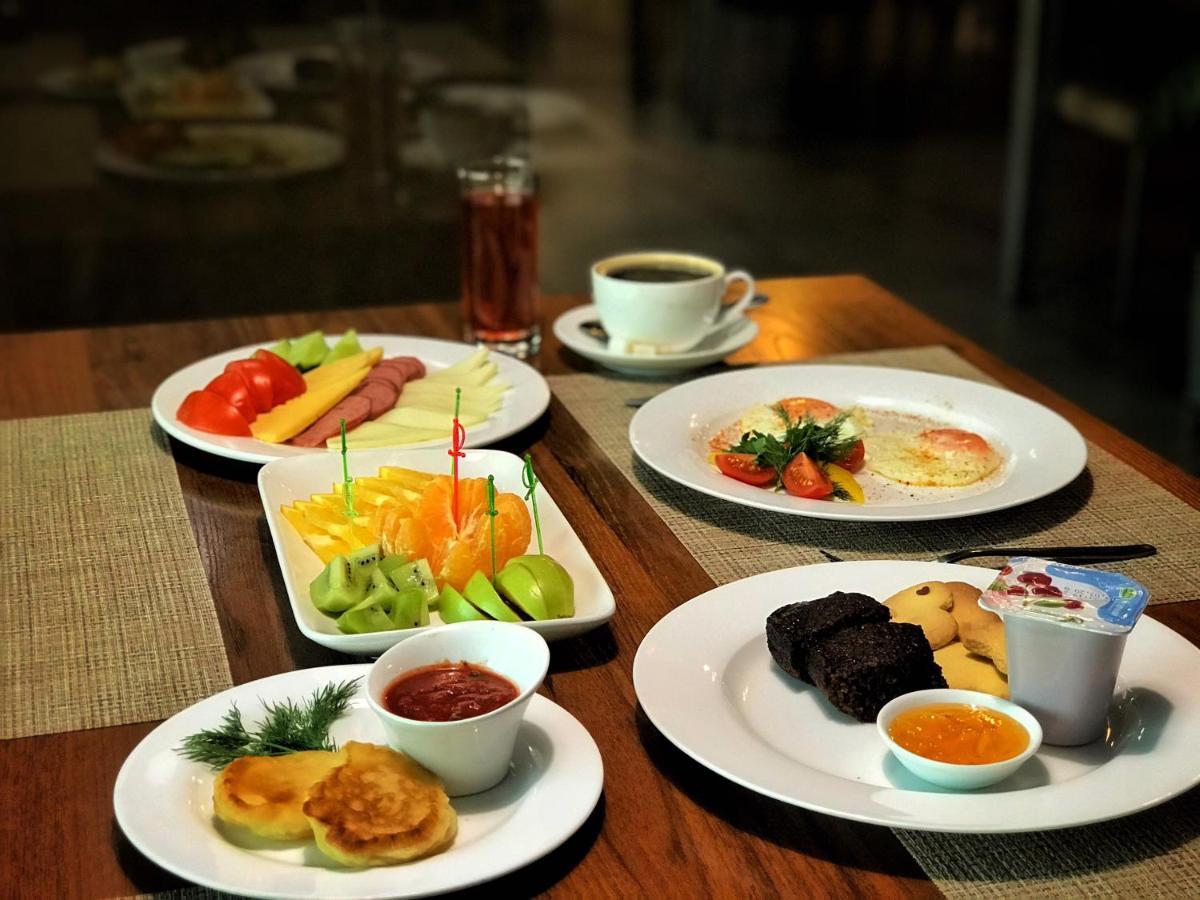 Astra Hotel Алмати Екстер'єр фото